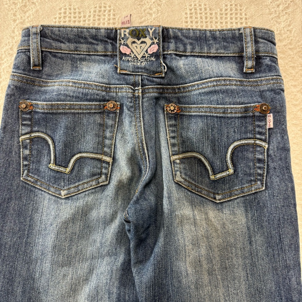Y2K HLYZ “Roxy” Embroidered Jeans (26)